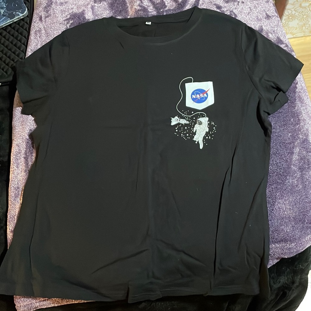 NWOT black nasa t-shirt